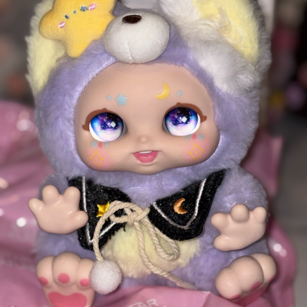 Kimmon Gives You Answers Series CONFIRMED Wolf Plush - Picture 2 of 9